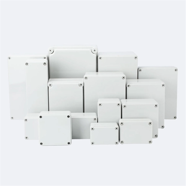 How long is the service life of a junction box 